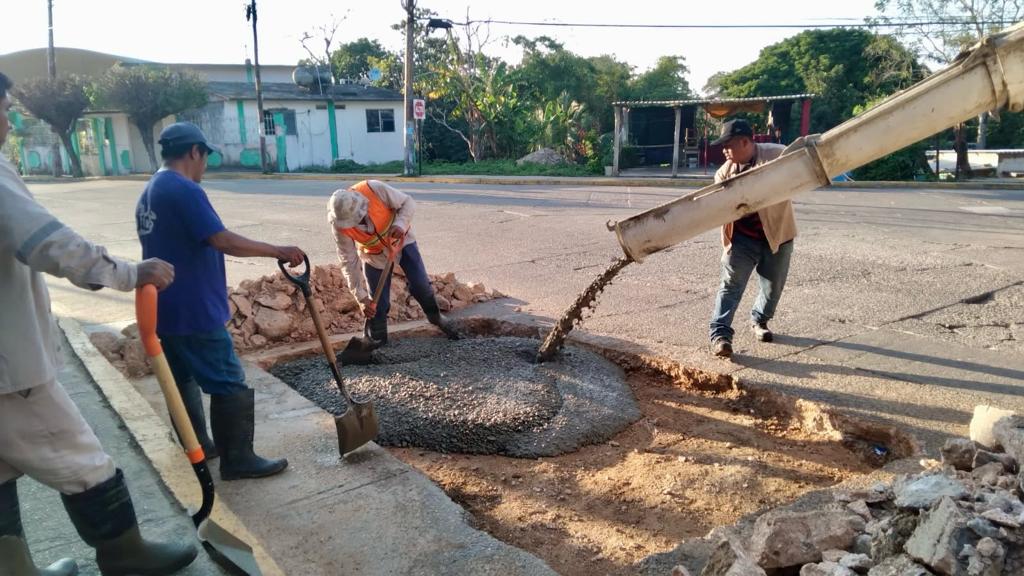Bachean calles en Cosoleacaque