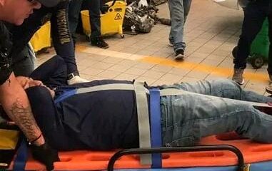 ¡Cayó desde lo alto de un techo!