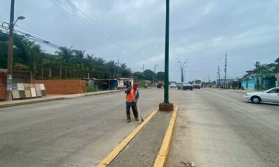 Brigadas del H. Ayuntamiento de Cosoleacaque mantienen limpieza de nuestras calles