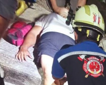 Dama sufrió fuerte accidente en moto en la F. Gutiérrez