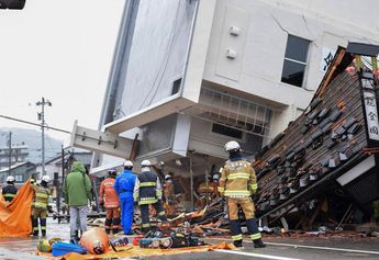 Van 242 desaparecidos y 92 muertos por sismo en Japón; trabajan en últimos rescates