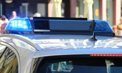 Se estrella avioneta contra varias casas; hay al menos 3 muertos