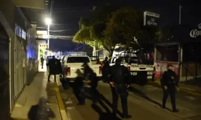 Joven muere apuñalado en riña por una mujer; responsable está prófugo