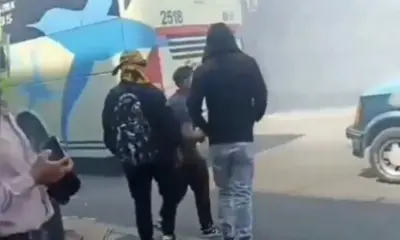 Lanzan petardos ahora a la SRE en protesta por los 43 de Ayotzinapa