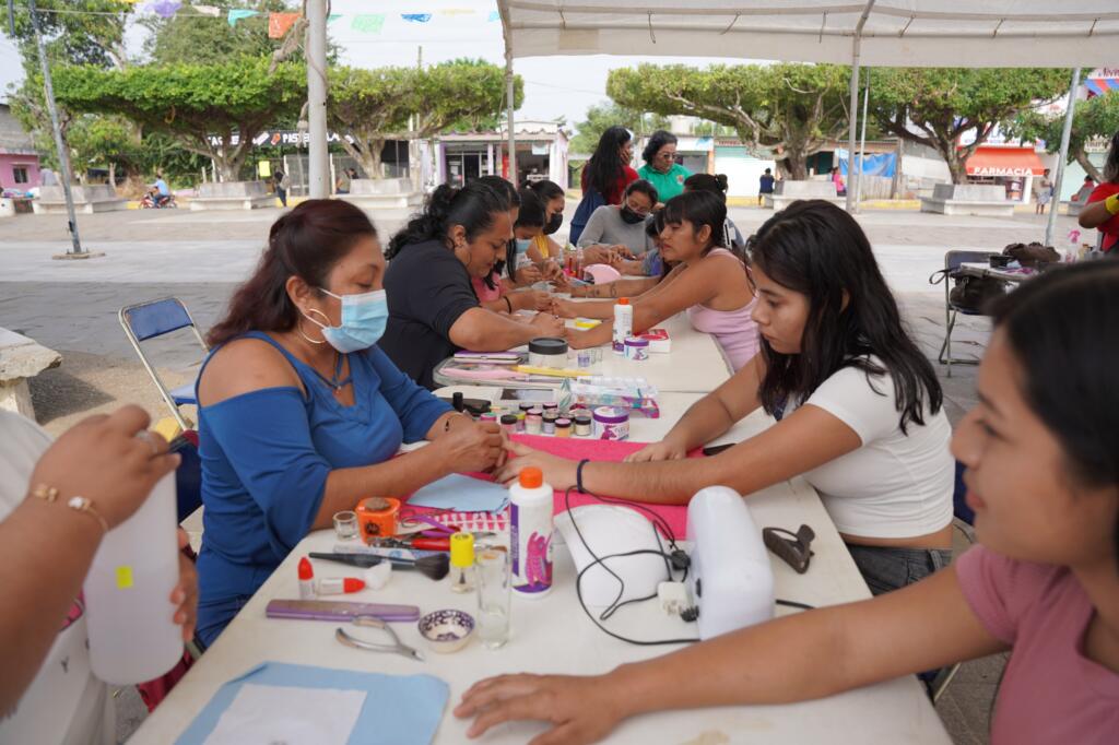 Arrancan brigadas de belleza 2024 en la localidad de Coacotla