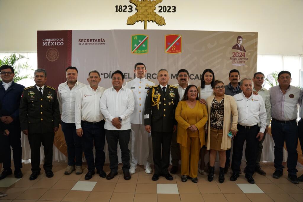 H. Ayuntamiento de Cosoleacaque conmemora el Día del Ejército Mexicano
