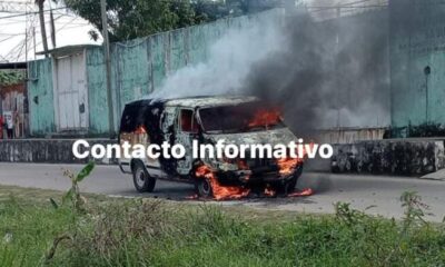 Camioneta ardió en llamas en la colonia Patria Libre en Cosoleacaque, Ver.