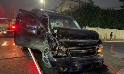 Jovencitas terminaron loca fiesta, impactadas contra la barda de un propiedad del Centro de Acayucan, Ver.