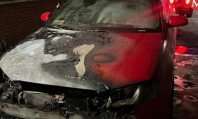 Incendia hombre en situación de calle coches estacionados en Monterrey