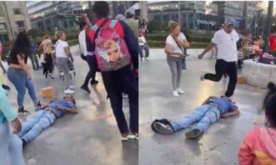 Comerciantes golpean a hombre en silla de ruedas frente a Bellas Artes