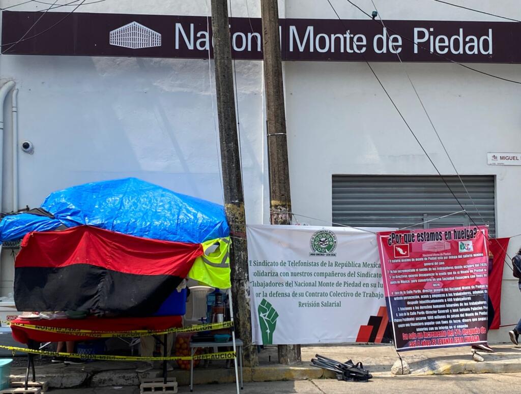 Sigue la huelga en el Monte de Piedad