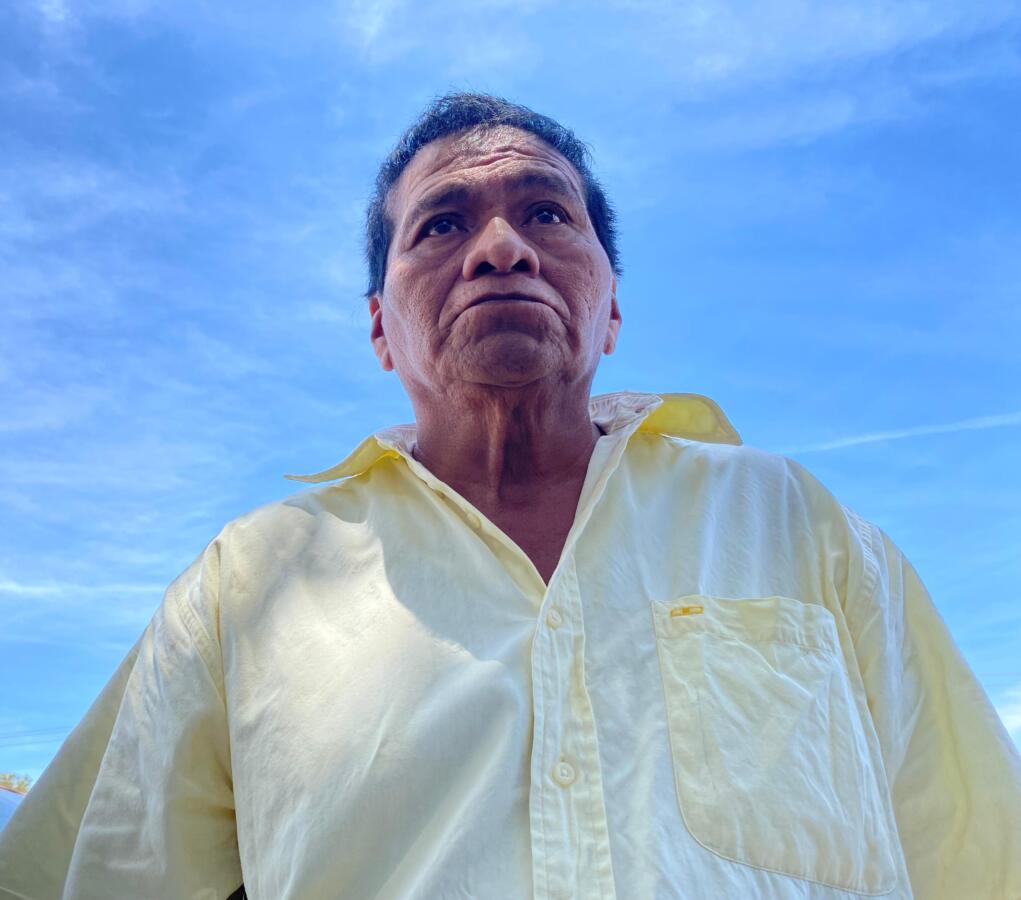 Piden ayuda para Otilio, perdió la vista cuando manejaba un taxi 