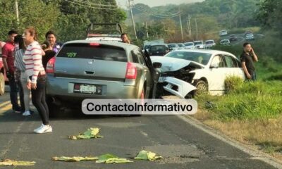 Encontronazo entre dos carros en Canticas; chocaron de frente