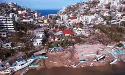 Se manifiestan damnificados del huracán Otis en Palacio Nacional