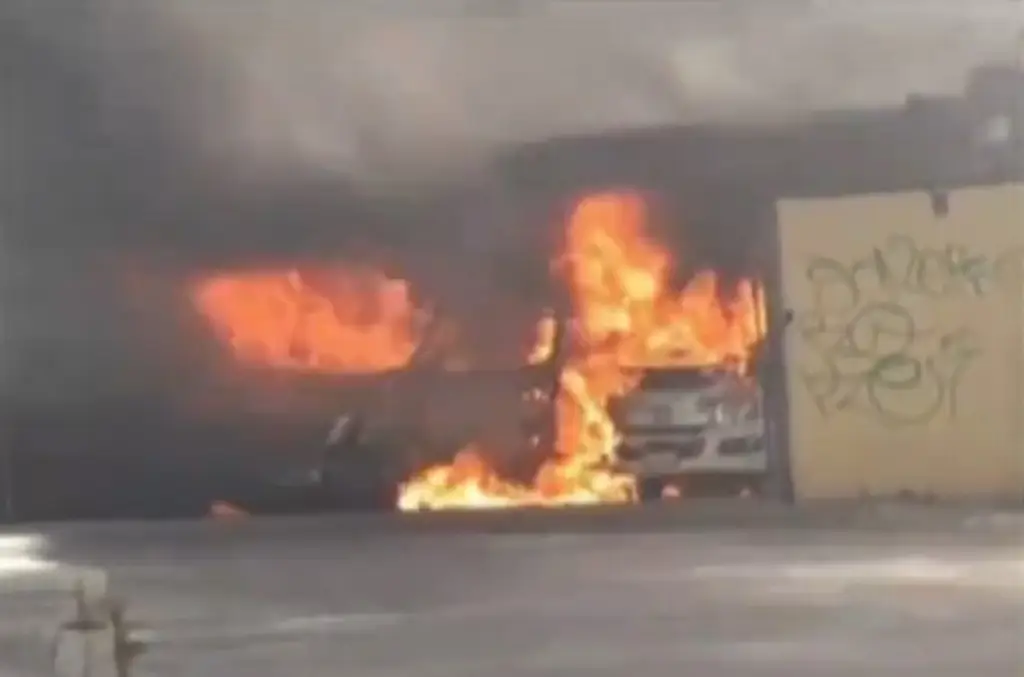 Incendian unidades de transporte público en Chilpancingo