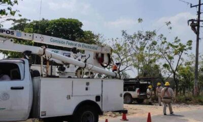 Cae línea eléctrica que alimenta Las Choapas