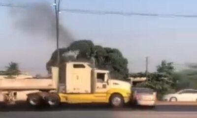 VIDEO |  Tráiler arrastra a vehículo en Cosoleacaque