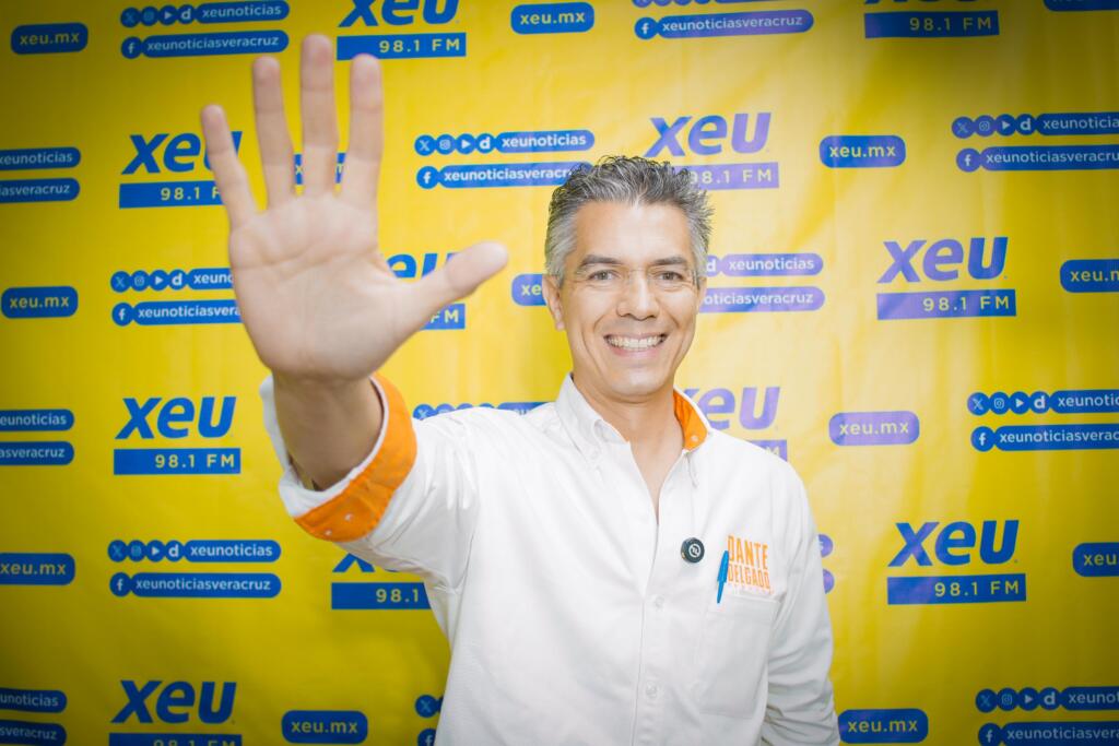 Gana Dante Delgado debate de la XEU; ¡Hoy es momento para los más pobres!, señaló