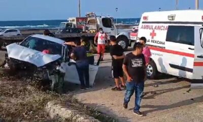 ¡Aparatoso choque en el malecón de Coatzacoalcos!; una dama lesionada 
