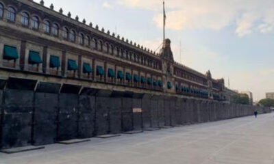 Caso Ayotzinapa: Blindan Palacio Nacional previo a movilización de padres y familiares de los 43