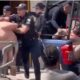 VIDEO |   Detienen al exluchador Shocker en Oaxaca y policía se lo llevó semidesnudo; ¿qué hizo?