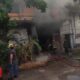 ¡Millonarias perdidas por incendio de una carpintería en Coatzacoalcos!