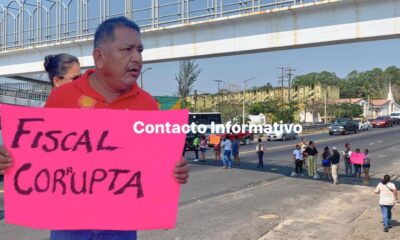 Padres de familia mantienen bloqueo en la carretera, frente a la colonia J. Aldana; acusan de corrupción a Fiscalía Especializada