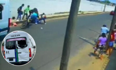 Viral, agresión de motociclista a conductora de la ruta Chacalapa; la presunta responsable se impactó por alcance contra de la unidad Vans