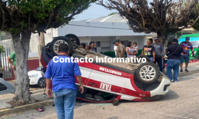 ¡Volcadura en la Justo Sierra!