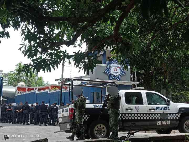 Revisan armas a la Policía Municipal de #SanAndrésTuxtla