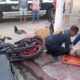 Grave el estado de salud de motociclista tras aparatoso choque en Minatitlán