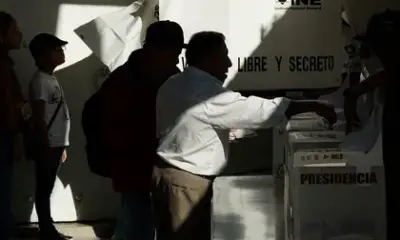 Sujetos encapuchados intentan prender fuego a boletas en Querétaro