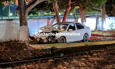 ¡Aparatoso choque en la Petrolera; dos lesionados!