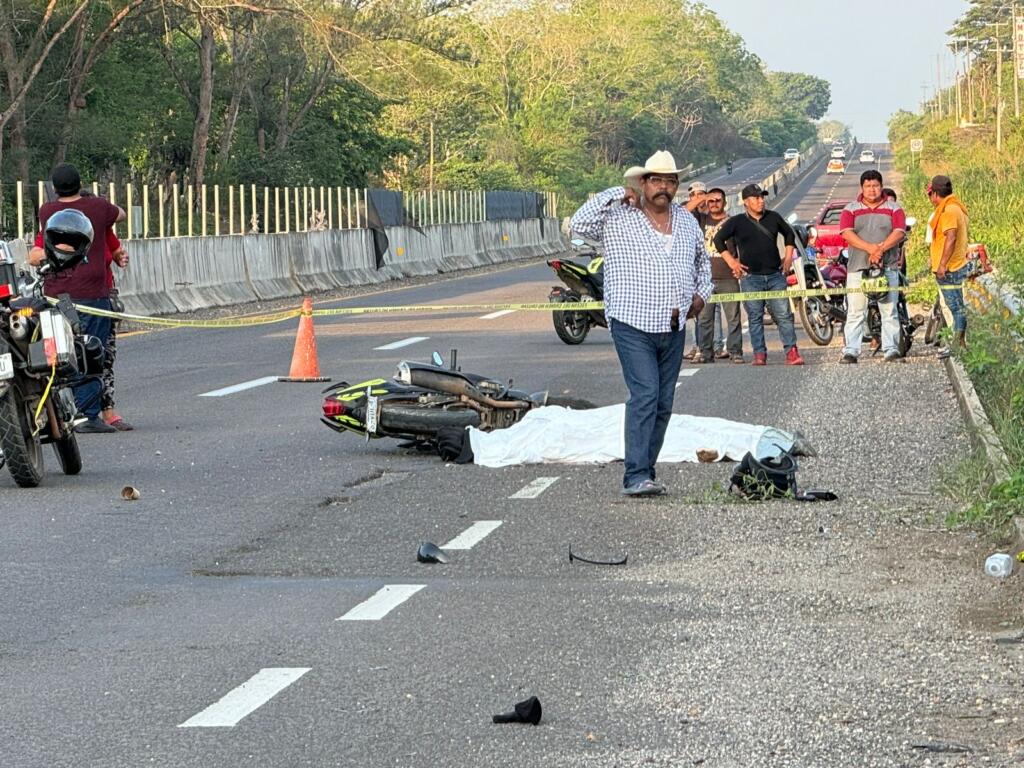 Alumno de telebachillerato de Soconusco, fallece tras derrapar cuando iba a su casa ubicada en Zacatal.