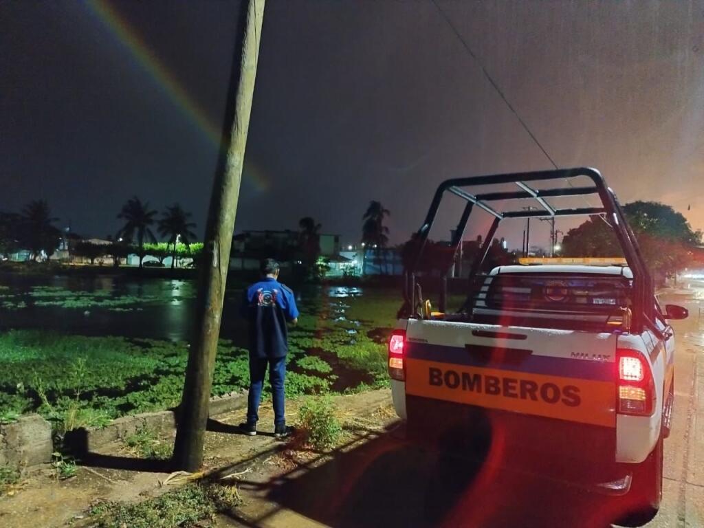 Protección Civil Cosoleacaque mantiene monitoreo por lluvias.