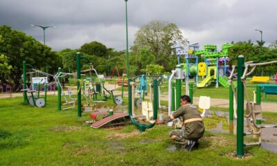 Gobierno de Cosoleacaque da mantenimiento a parque del pabellón cultural