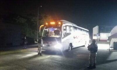 A balazos intentan detener el autobús