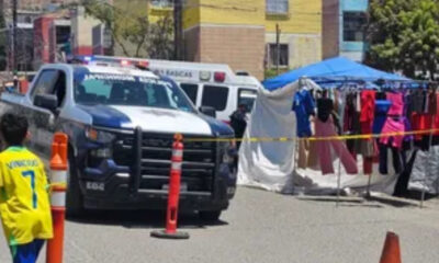 En pleno tianguis, asesinan a vendedora ambulante frente a sus clientes en Tijuana
