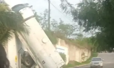 Pipa cae al vacío en Veracruz