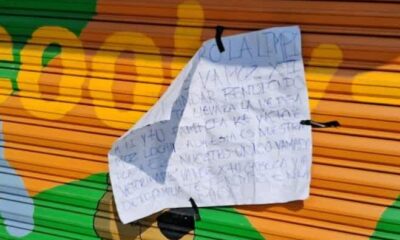 Dejan «narco mensaje» en establecimiento de la colonia Centro en Minatitlán