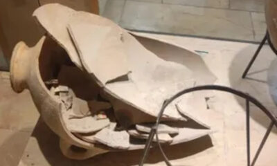 Niño rompe vasija de 3 mil 500 años de antigüedad «para ver qué tenía dentro»