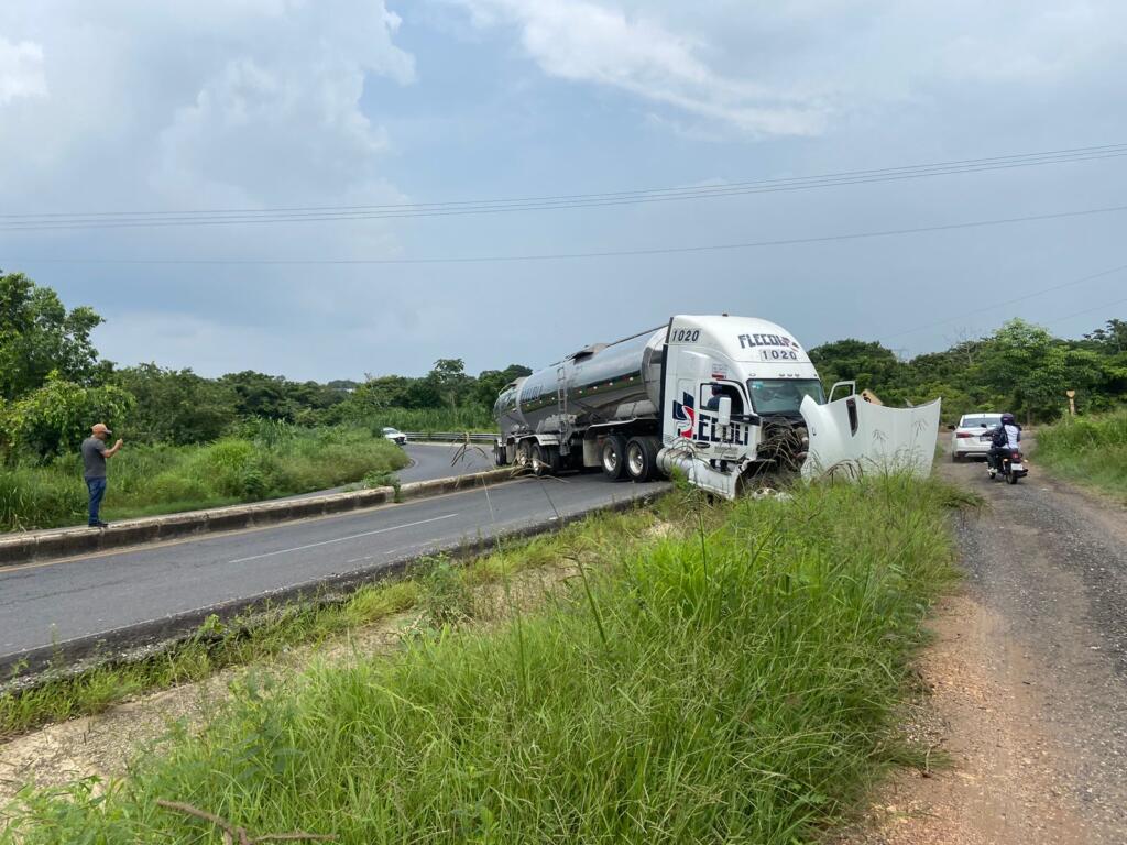 Grave accidente a la altura de la curva de El Camarón
