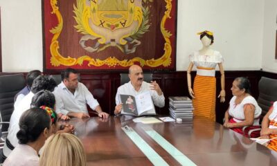 Traje artesanal de Cosoleacaque será expuesto en la capital del Estado.