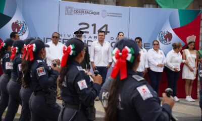 Con desfile Cívico-Militar, Cosoleacaque conmemora el 214 aniversario de la Independencia de México.