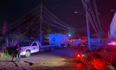 Balean a trabajadores de la empresa de grúas MG en Acayucan.