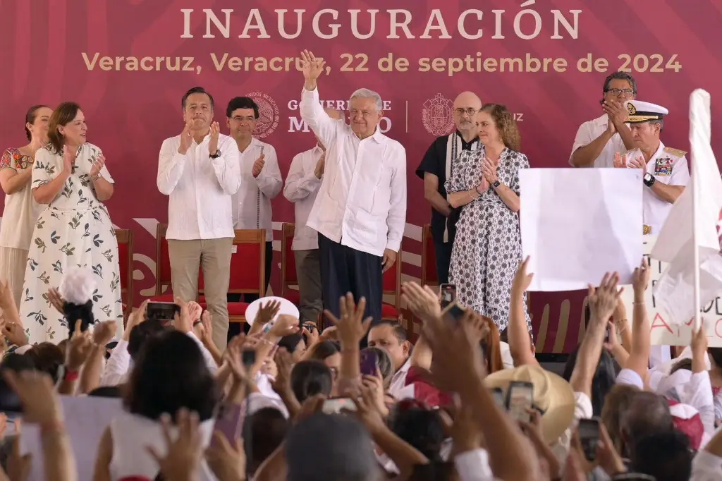Desde Veracruz, AMLO agradece a adversarios por críticas y calumnias contra 4T