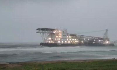 En Coatzacoalcos una embarcación encalló la tarde de este sábado en las aguas del Golfo de México,frente a villa Allende, en el sur de Veracruz.