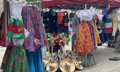 Vendedores de artículos del mes patrio reportan bajas ventas en Minatitlán.
