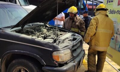 Camioneta sufre conato de incendio en la colonia Nueva Mina
