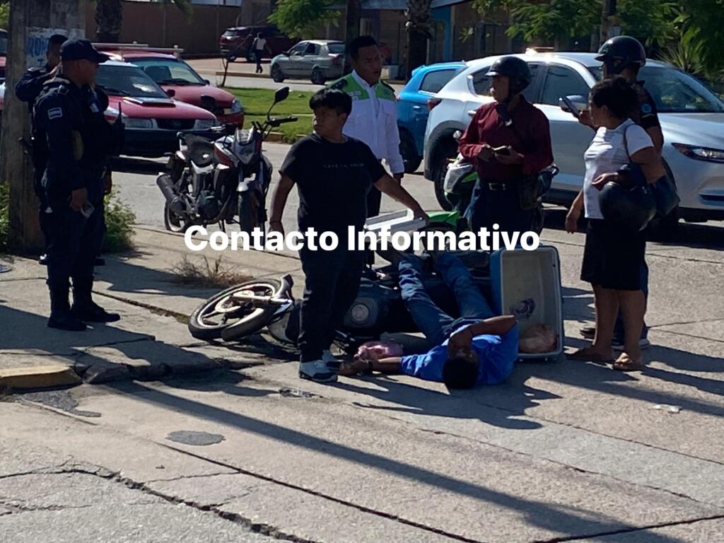 Motociclista l3sion@d0 en @ccident3 de tráfico en Minatitlán; conductor del vehículo se da a la fuga.